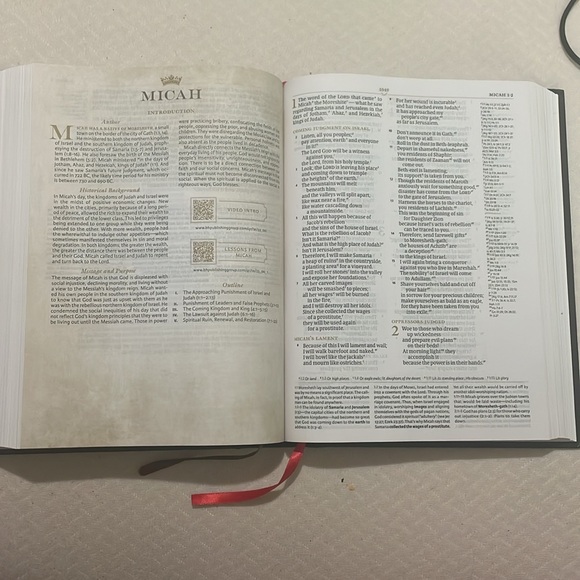 Study bible - Picture 2 of 2